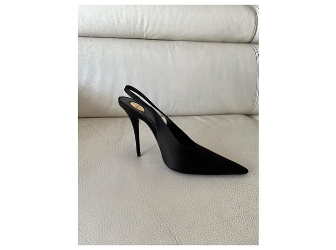 Yves Saint Laurent decolettè con apertura dietro . Nero - vista 2