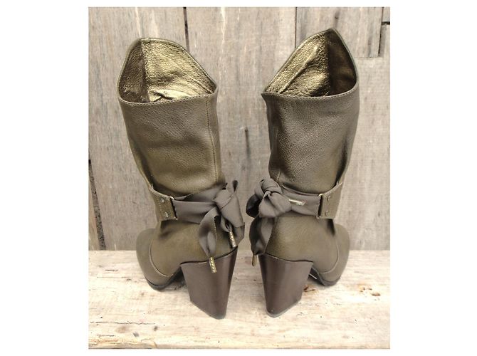 Botas Vanessa Bruno de piel kaki Caqui - vista 4