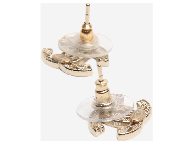 Chanel Goldene CC Ohrstecker im Tweed-Stil - Ansicht 4