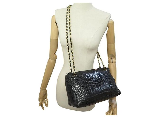 Chanel Bowling Mademoiselle Bolso de Cuero de Cocodrilo Negro - vista 8