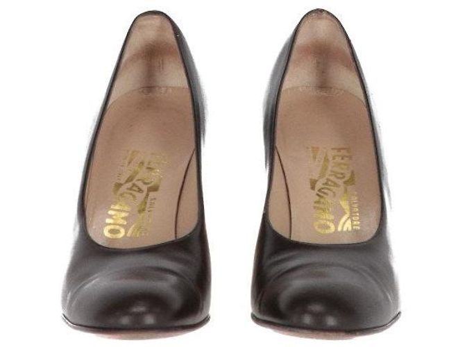 Braune Lederpumps von Salvatore Ferragamo - Ansicht 4