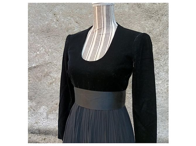 Vintage Abendkleid der 1950er Jahre, signiert von Pierre Balmain. - Ansicht 10