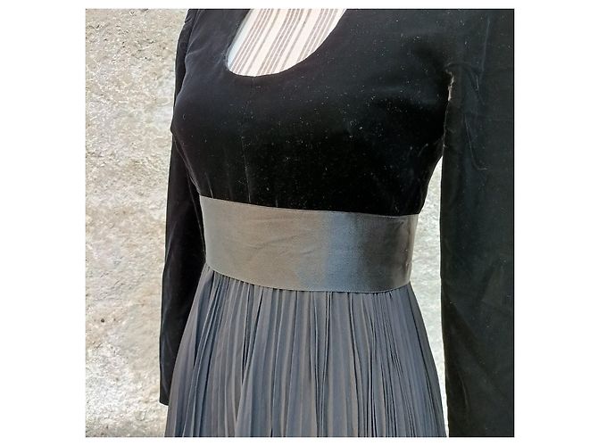 Vintage Abendkleid der 1950er Jahre, signiert von Pierre Balmain. - Ansicht 12