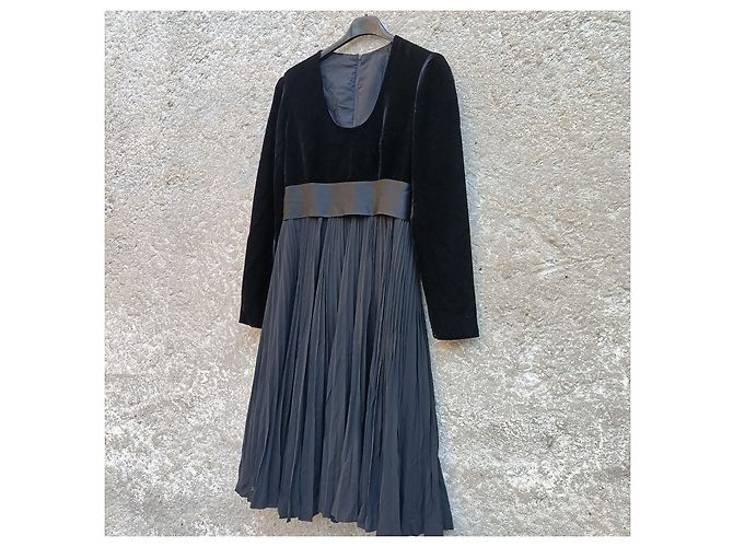 Vintage Abendkleid der 1950er Jahre, signiert von Pierre Balmain. - Ansicht 13