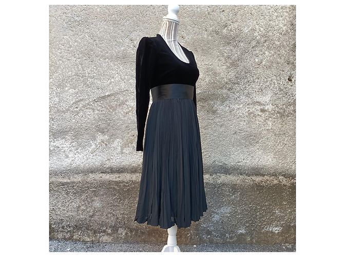 Vintage Abendkleid der 1950er Jahre, signiert von Pierre Balmain. - Ansicht 6