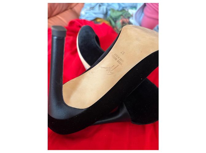 Giuseppe Zanotti Décolleté classici a punta (modello senza tempo). Nero - vista 5