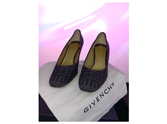Givenchy, Pumps mit Dickem Absatz Monogramm (Vintage/Klassisch). Schokolade - Ansicht 5
