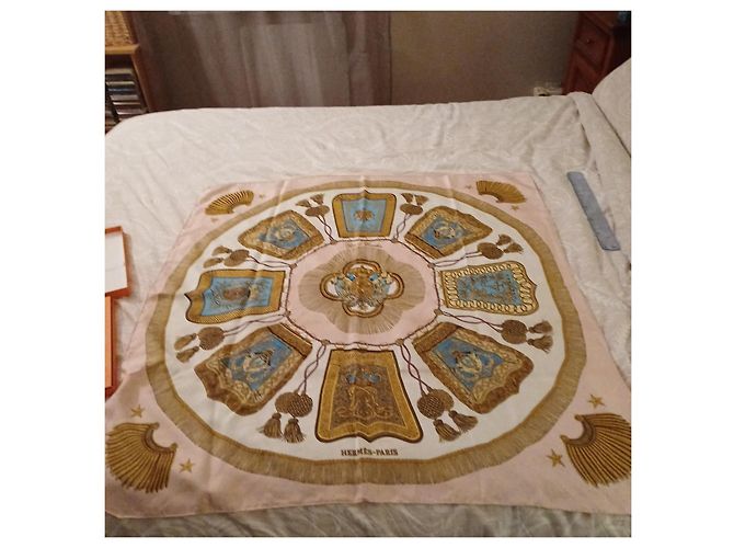 Hermès Modello Vintage. Quadrato HERMES Rosa - vista 2