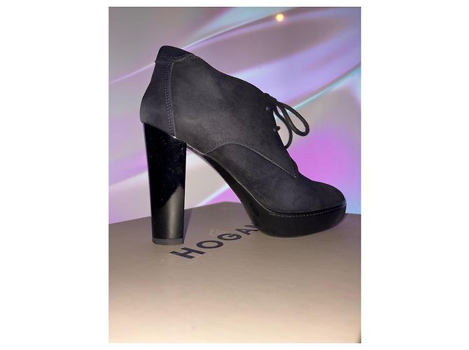 Hogan Stivaletti con Piattaforma in Camoscio e Lacci Nero - vista 3