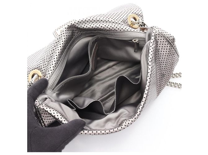 Borsa a Spalla in Pelle Perforata Chanel 2.55 Argento - vista 3