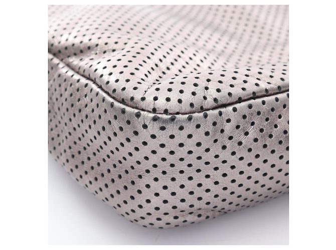 Borsa a Spalla in Pelle Perforata Chanel 2.55 Argento - vista 6