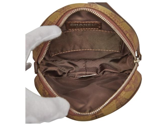 Pochette Rotonda della Nuova Linea di Viaggio Chanel Marrone Cachi - vista 8