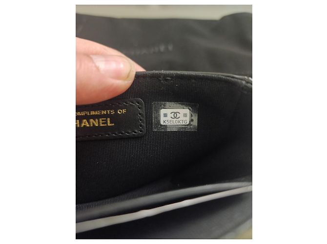 Piccola borsa Chanel in pelle verniciata nera Nero - vista 19