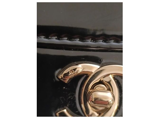 Piccola borsa Chanel in pelle verniciata nera Nero - vista 21