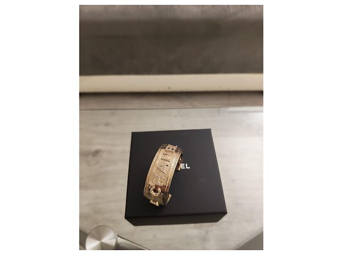 Chanel Armreif Gold mit CC Logo und Strass Größe M Gold hardware - Ansicht 12