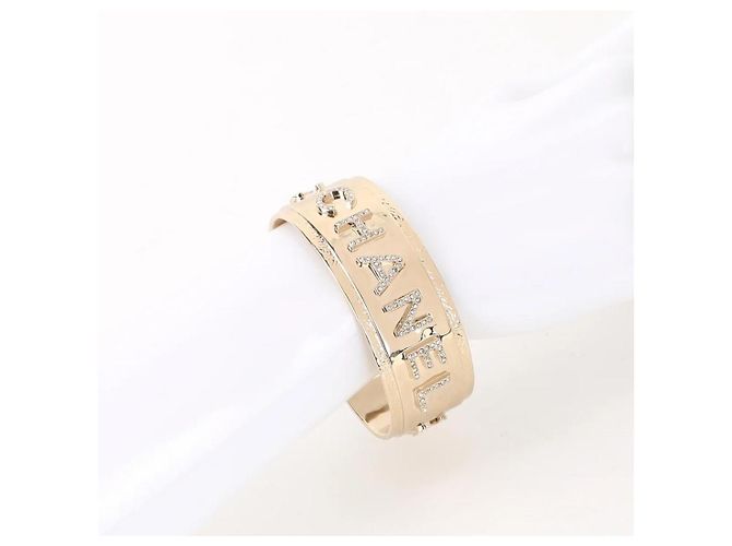 Chanel Armreif Gold mit CC Logo und Strass Größe M Gold hardware - Ansicht 4