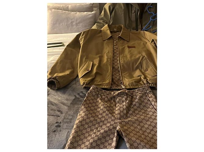 Gucci – Reversible GG Supreme Monogram Set – Size M (48 IT) – Excellent Condition - view 3