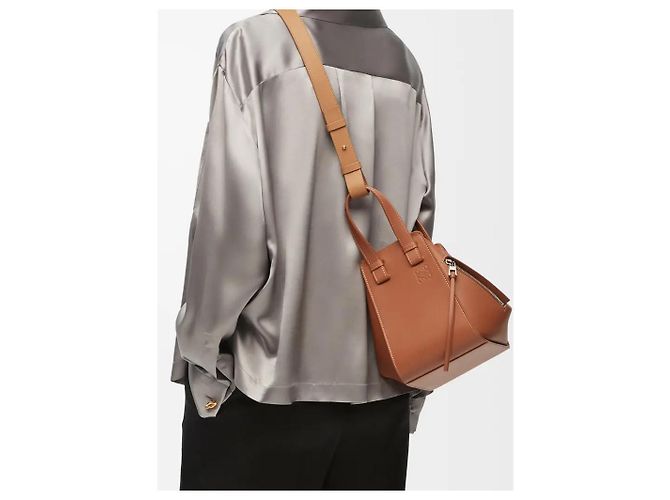 Loewe Borsa Hammock piccola in pelle di vitello classico Marrone - vista 10