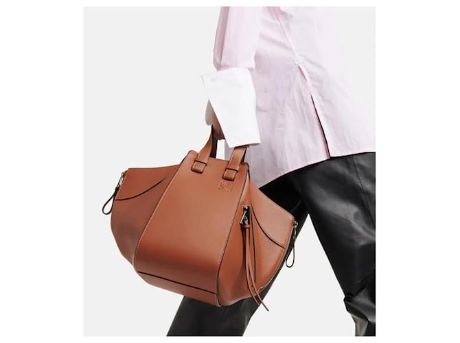 Loewe Borsa Hammock piccola in pelle di vitello classico Marrone - vista 2