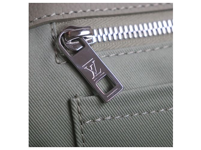 Borsa tote Louis Vuitton Fastline LV Aerogram in pelle di vitello sage - vista 11