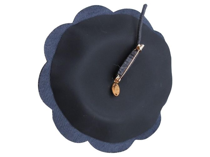 Broche Corsage en Cuir Camélia de Chanel Noir - vue 6