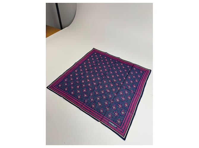 Vintage Givenchy Schal Lila - Ansicht 4
