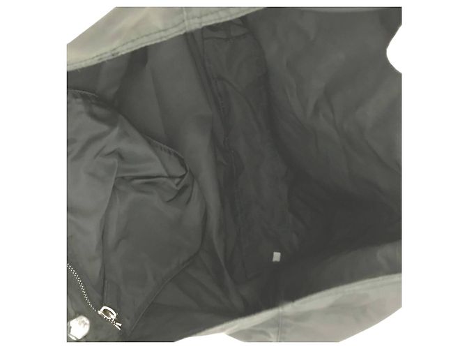 Borsa a spalla tote in nylon tessuto nero e verde scuro con logo Prada in metallo - vista 8