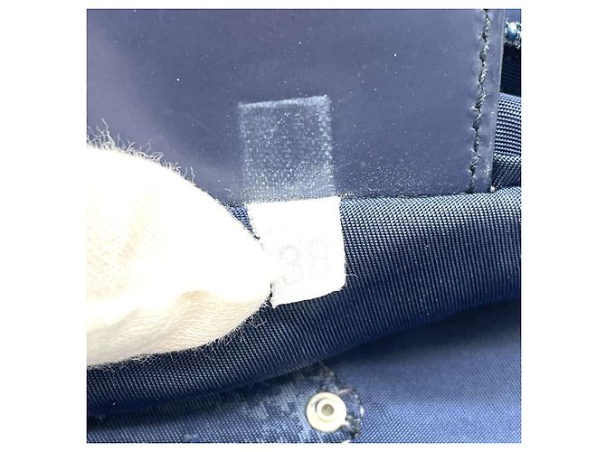 Borsa a tracolla incrociata in nylon blu navy con logo Prada - vista 9