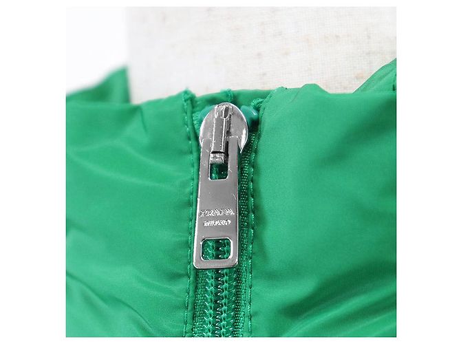 Blusón 2 en 1 recortado de Re-Nylon de Prada Verde - vista 2