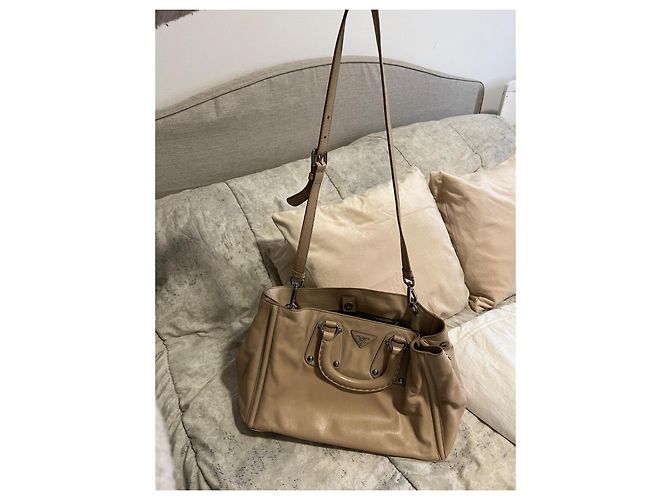 Borsa a mano Prada in pelle crema - vista 15