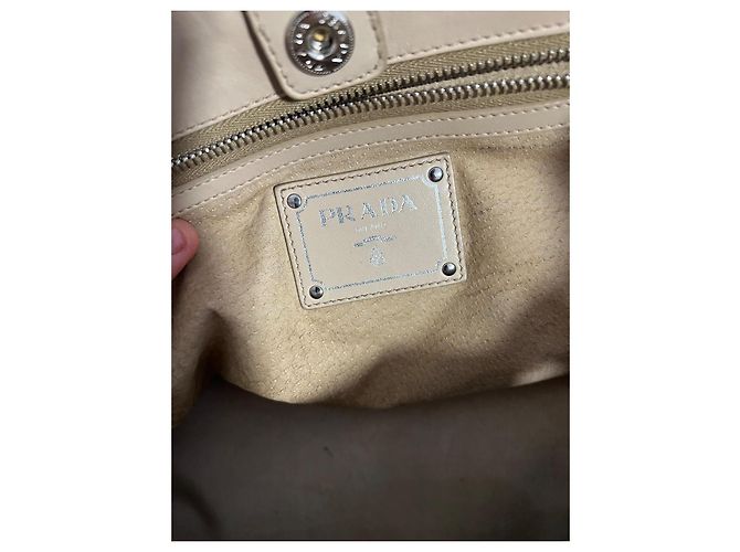 Borsa a mano Prada in pelle crema - vista 9