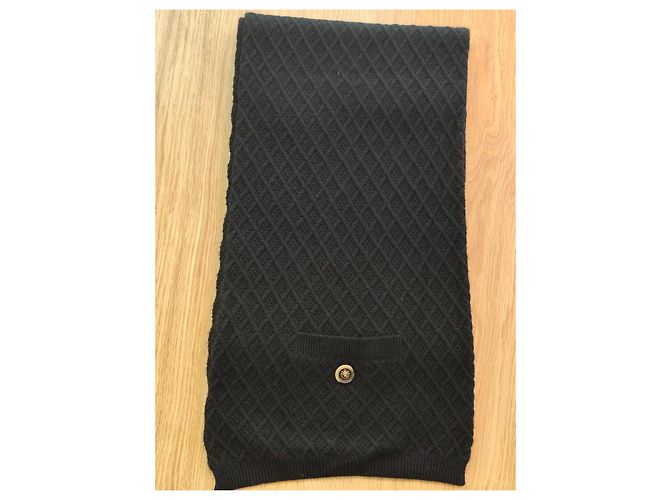 Sciarpa Chanel in cashmere nero con tasche - vista 5