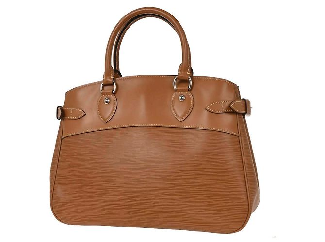 Borsa Passy in pelle Epi PM Louis Vuitton Marrone - vista 2