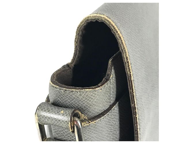Borsa Messenger Roman PM Taiga Louis Vuitton Marrone - vista 10