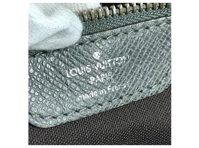 Borsa Messenger Roman PM Taiga Louis Vuitton Marrone - vista 15