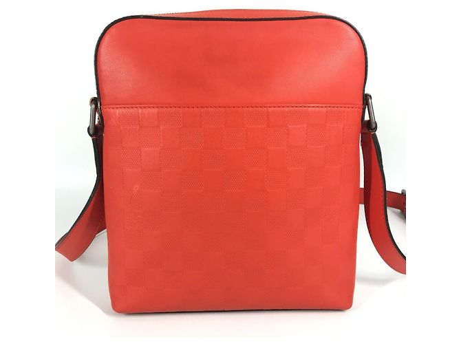 Borsa Pochette District Damier Infini Louis Vuitton Rosso - vista 2