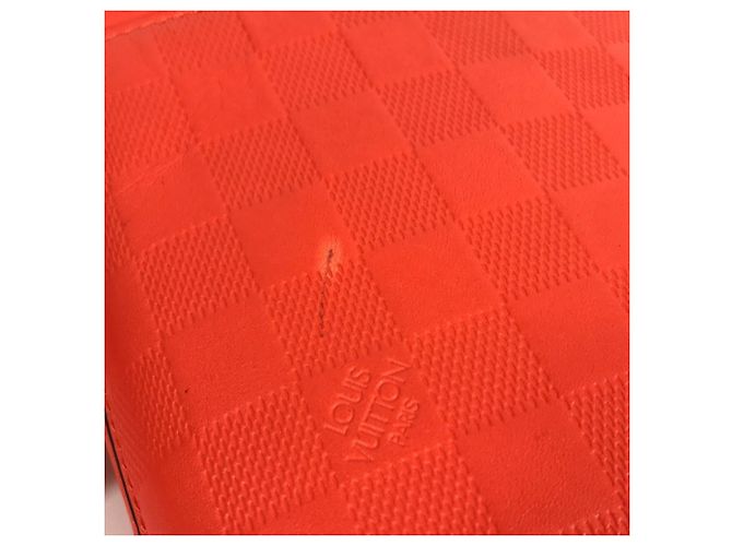 Borsa Pochette District Damier Infini Louis Vuitton Rosso - vista 9