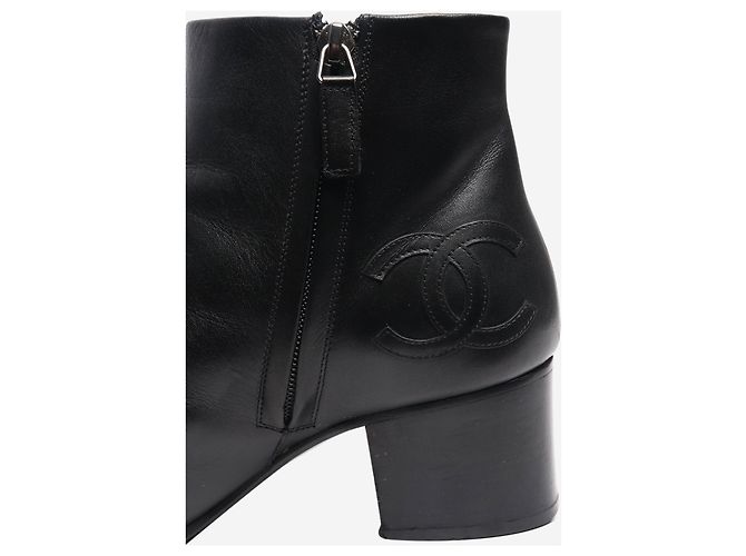 Chanel Schwarze Lederstiefeletten - Größe EU 38 (UK 5) - Ansicht 4