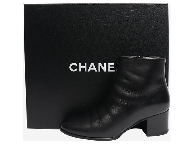 Chanel Schwarze Lederstiefeletten - Größe EU 38 (UK 5) - Ansicht 6