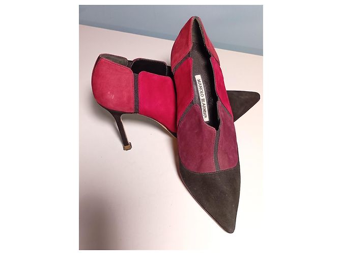ikonischer Manolo Blahnik aus den 2000er Jahren" oder "Vintage / Pre-Vintage Stück". Schwarz Bordeaux Lila - Ansicht 6