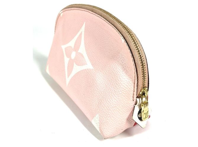 Neceser Monogram Gigante Louis Vuitton Rosa Roja - vista 4