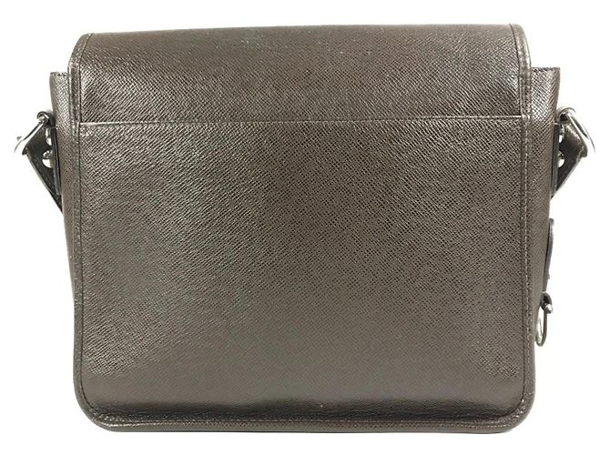 Borsa a tracolla Louis Vuitton Taiga Andrei Marrone - vista 2