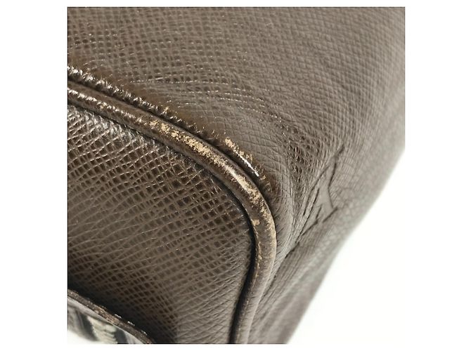 Borsa Ivan Truth in Taiga Louis Vuitton Marrone - vista 10