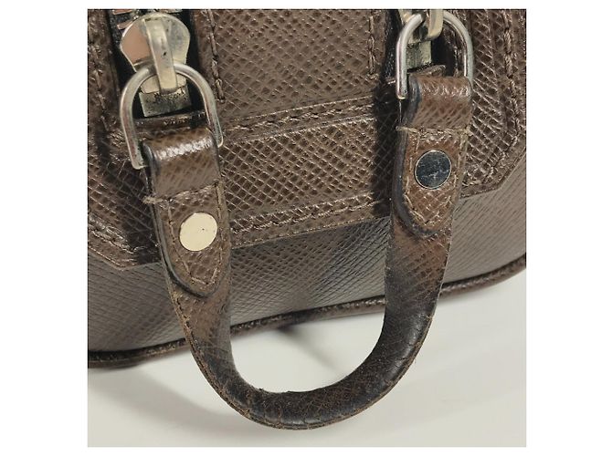 Borsa Ivan Truth in Taiga Louis Vuitton Marrone - vista 14