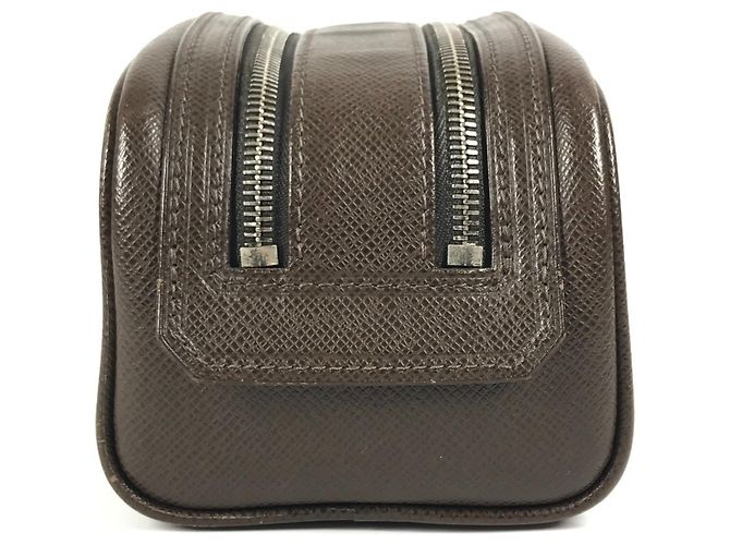 Borsa Ivan Truth in Taiga Louis Vuitton Marrone - vista 3