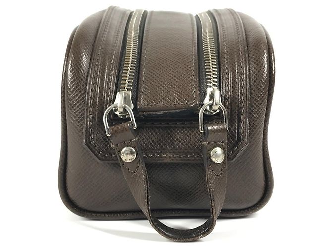 Borsa Ivan Truth in Taiga Louis Vuitton Marrone - vista 4