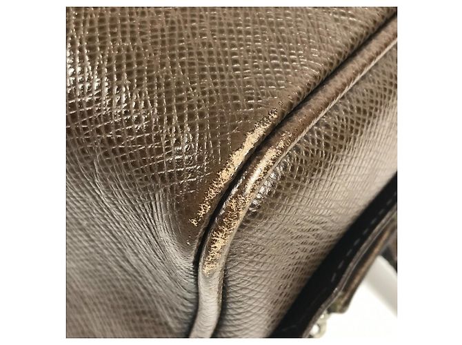 Borsa Ivan Truth in Taiga Louis Vuitton Marrone - vista 7