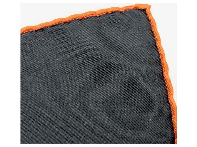 Seidenschal von Louis Vuitton in Schwarz und Multicolor Mehrfarben Orange Monogramm - Ansicht 8