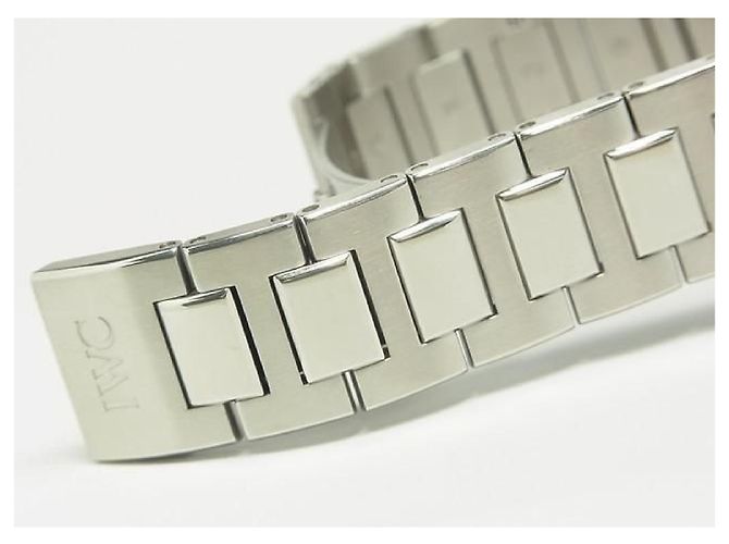 IWC Ingenieur Automatic 40 MM silver IW322801 Sapphire crystal caseback Mens Silvery - view 12