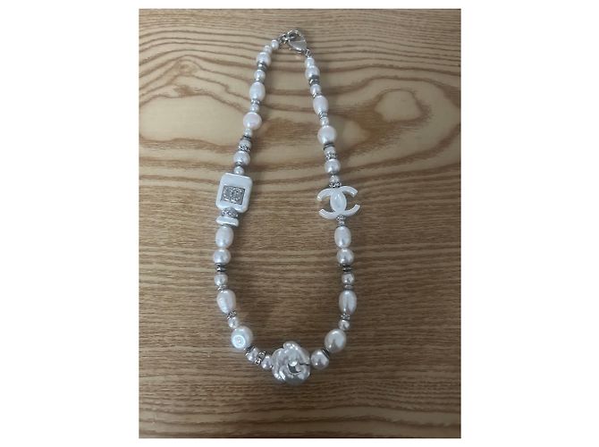 Collana lunga Chanel metallo oro champagne pendente quadrato Bianco - vista 3
